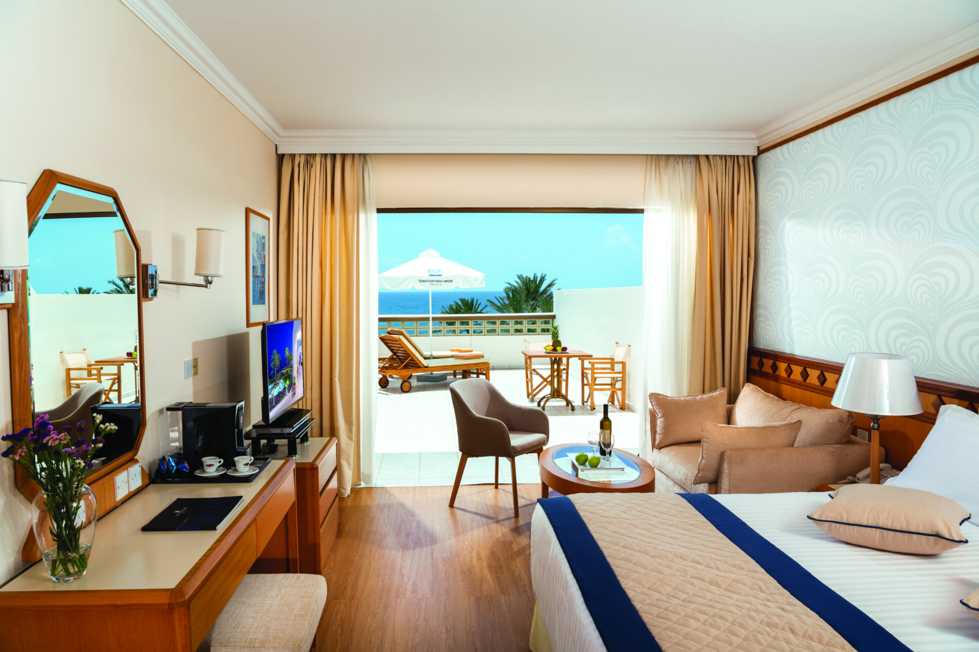 Deluxe sea view перевод. Athena Hotel Paphos. Пафос Кипр отели. Constantinou Bros Athena Beach Hotel Пафос. Оман отели 5 звезд на море.